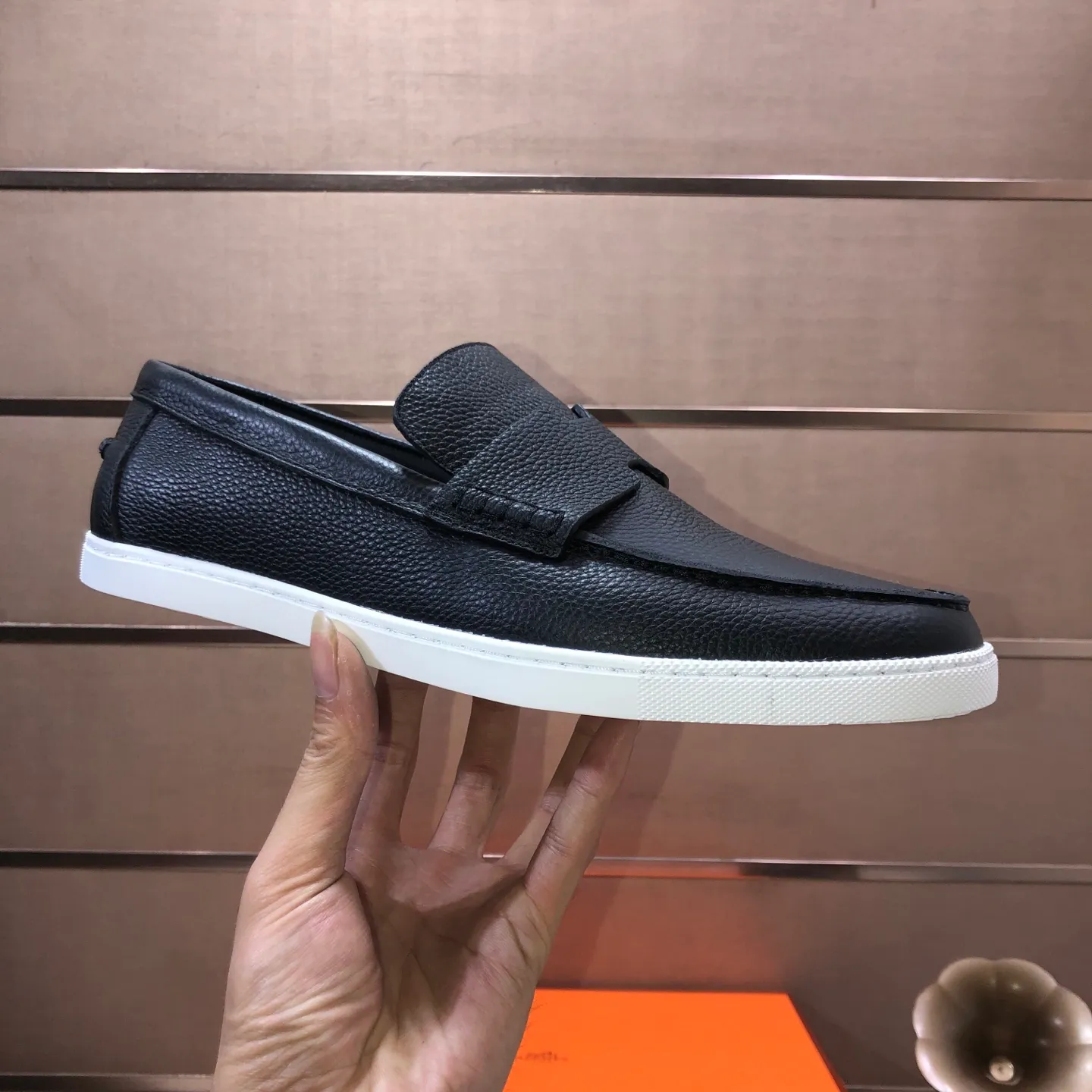 Men's shoes💰560💰[HERMES] (cowhide lining)🍀Italian top luxury🍀He does not pursue novel styles and gorgeous colors, but attracts the favor of successful men with his flawless, elegant and classic style. Formal leather shoes This very comfortable, simple and stable style allows you to easily match any style! The pattern is absolutely 1:1 refined from the original case, and we strive for excellence in materials, imported cowhide + cowhide lining💪💪💪extraordinary texture👍! .Code number: 39-45 (45 customized)